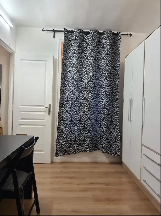 Apartament F2 Au Coeur De Paryż Francja